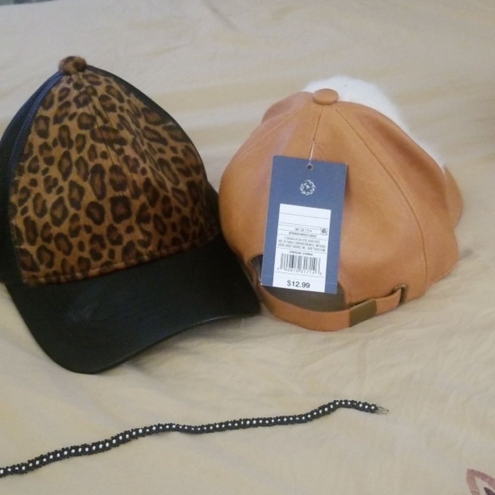 Hats and assesorios